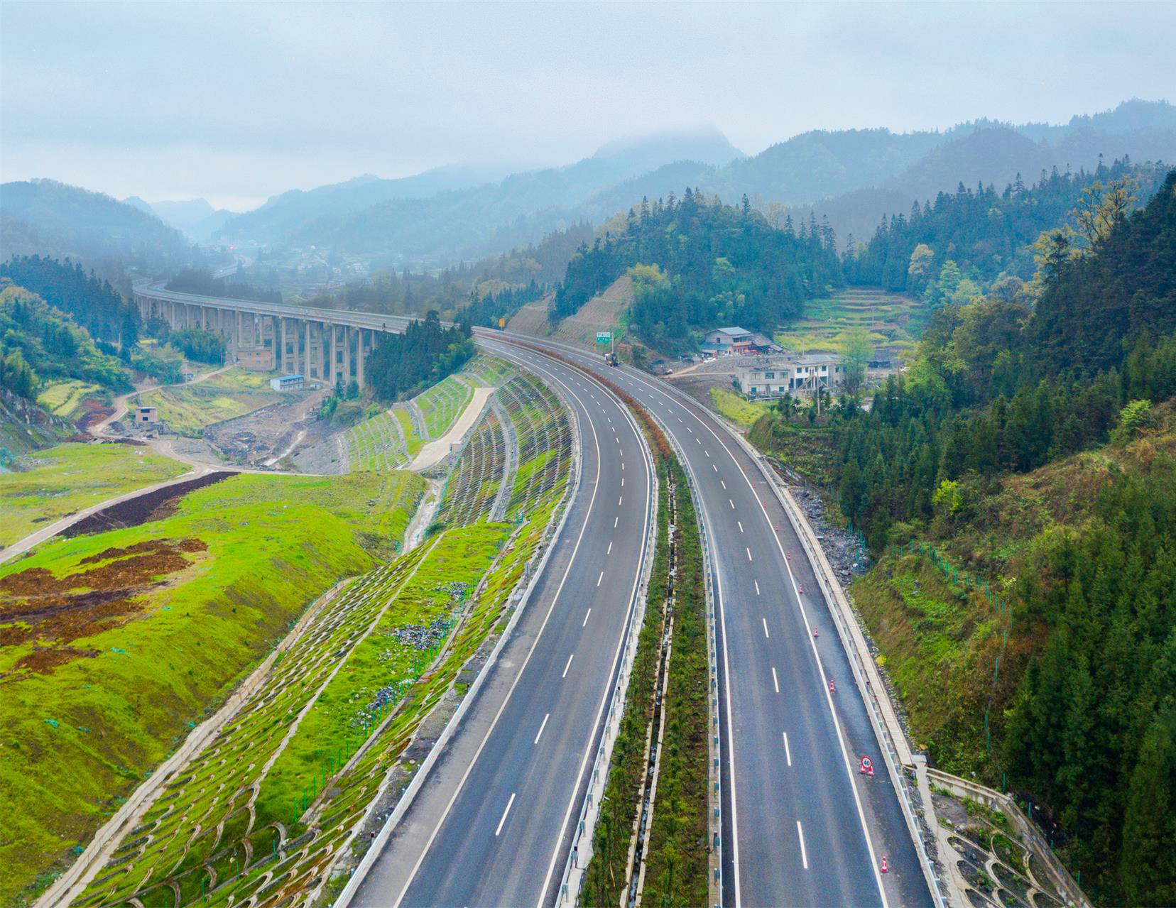 敘威高速公路